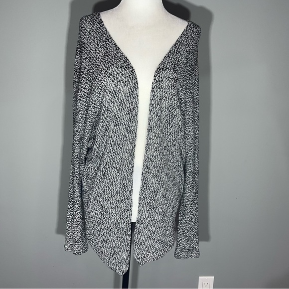 Jolie Cardigan - Picture 3 of 11